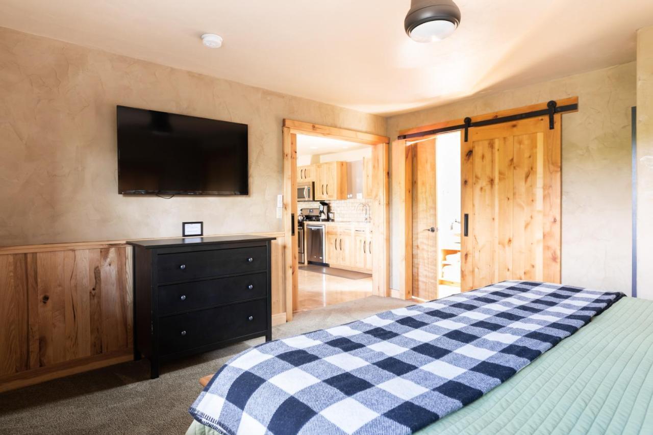 Wall Street Suites Бенд Экстерьер фото