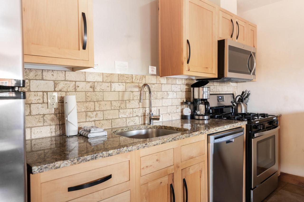 Wall Street Suites Бенд Экстерьер фото