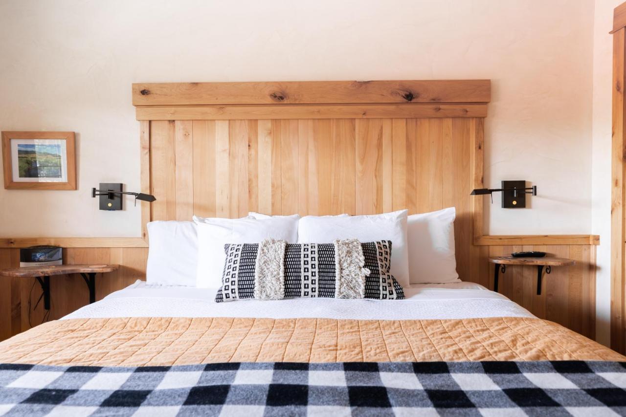 Wall Street Suites Бенд Экстерьер фото