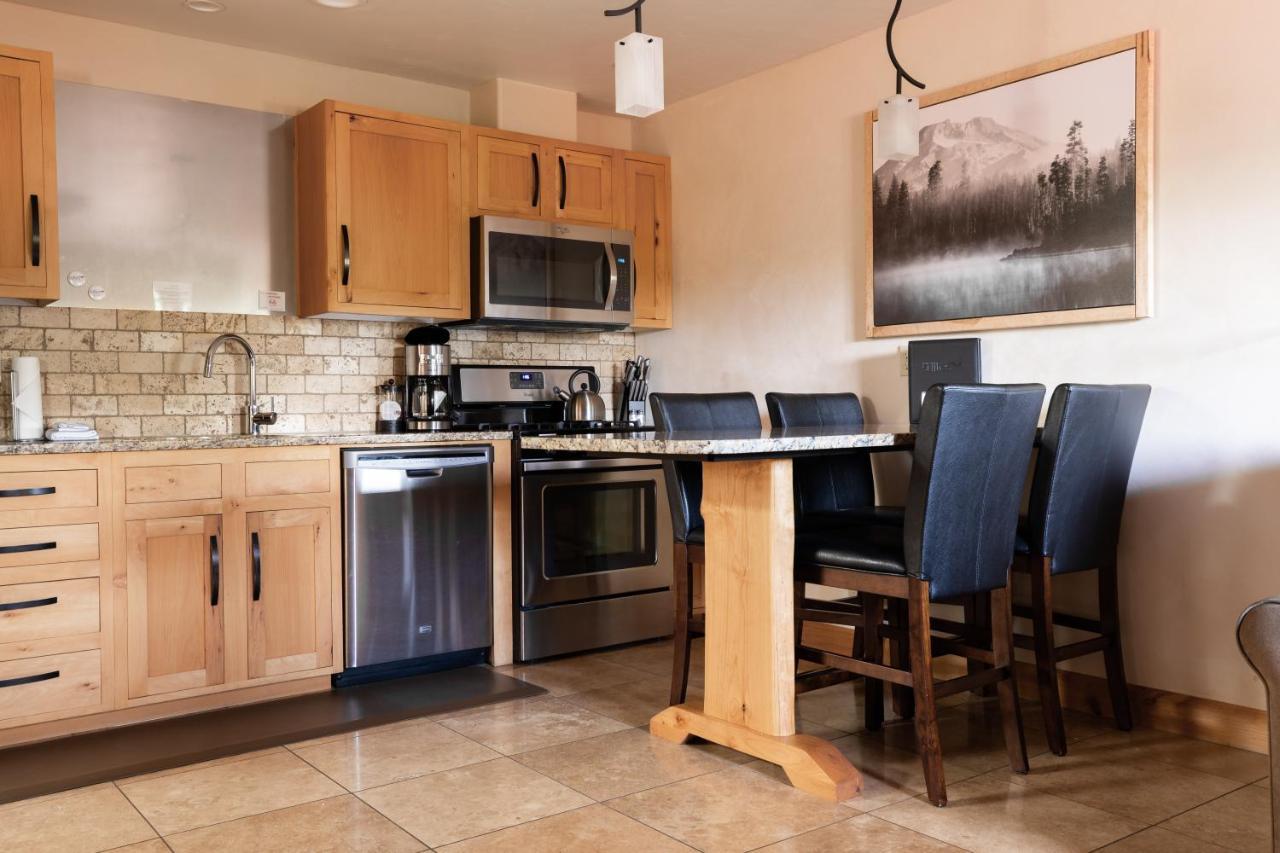 Wall Street Suites Бенд Экстерьер фото